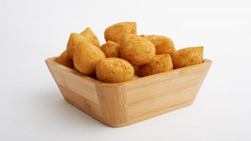 COXINHA FRANGO E REQUEIJ?O COQUETEL CONG AL FORNO DM PCT 1KG CX 12KG